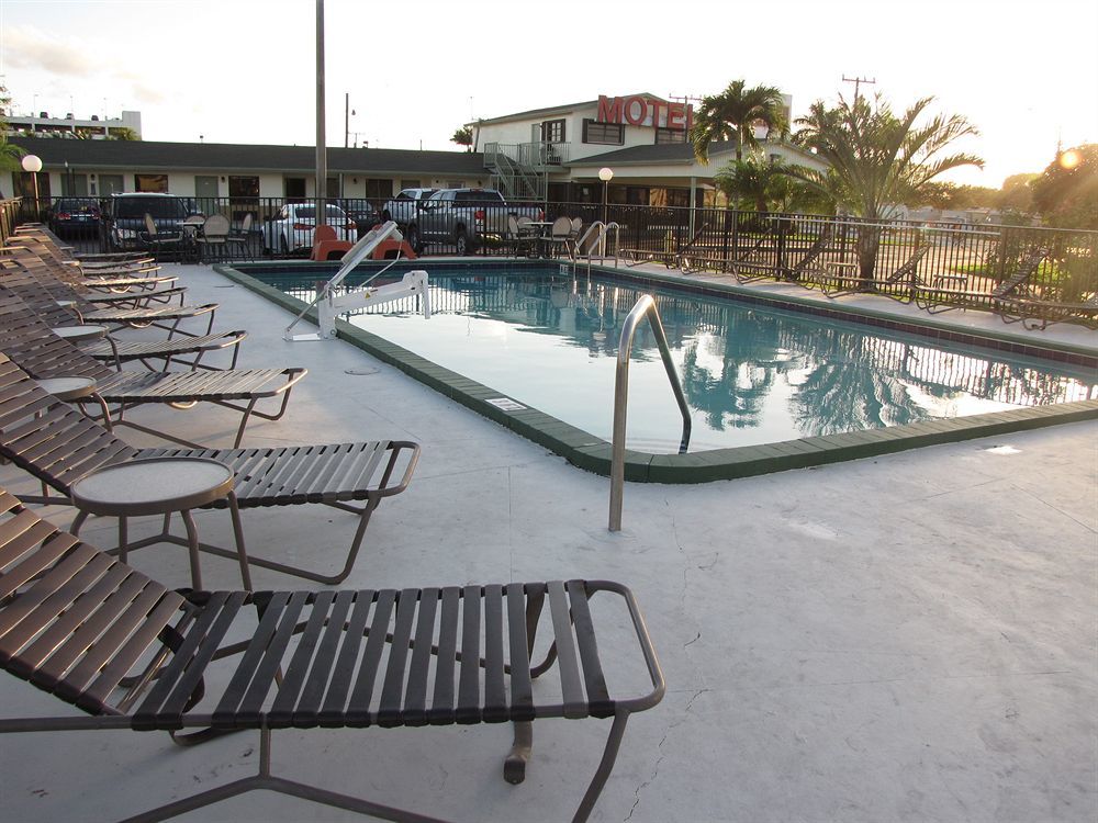 佛罗里达市经济型住宿酒店 外观 照片
