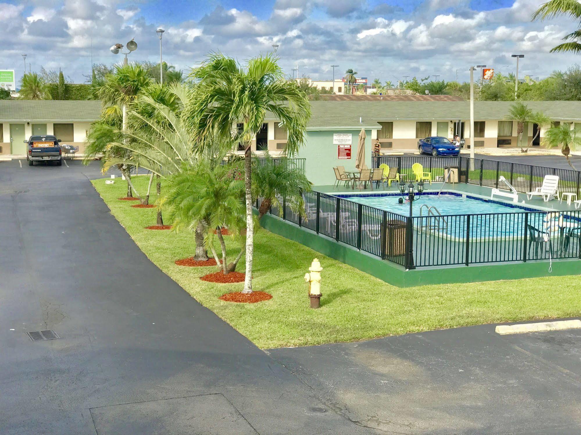 佛罗里达市经济型住宿酒店 外观 照片